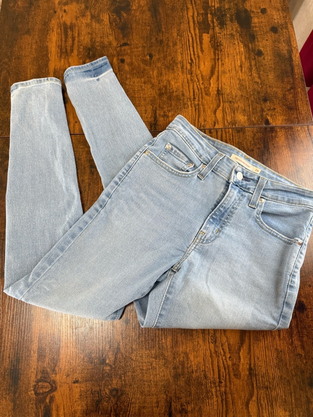 Levi's Light Wash Women's Skinny Jeans